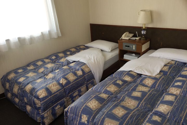 Room 9 of 11