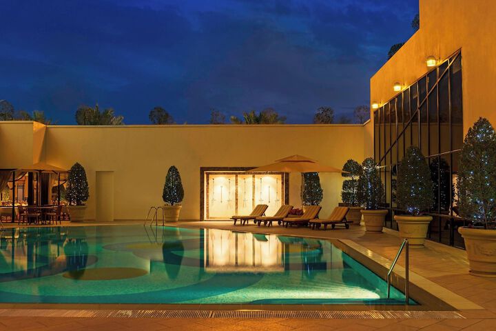 Hotel with Pool