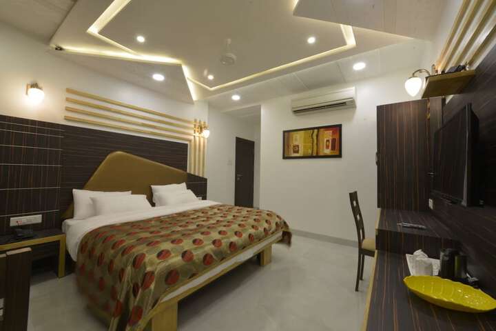Room 5 of 44
