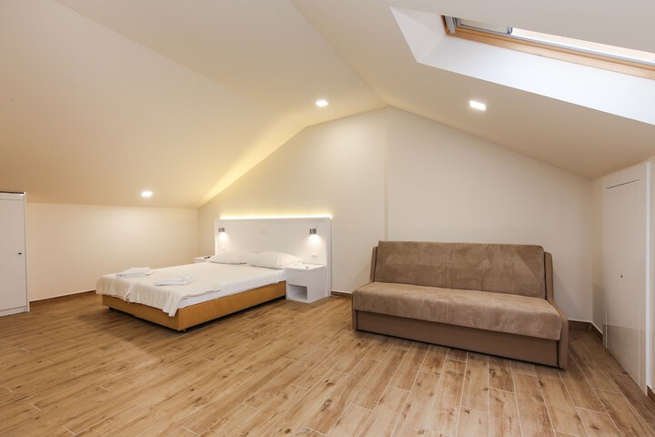 Room 14 of 39