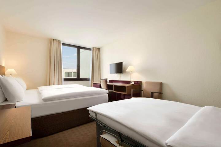 Room 4 of 22
