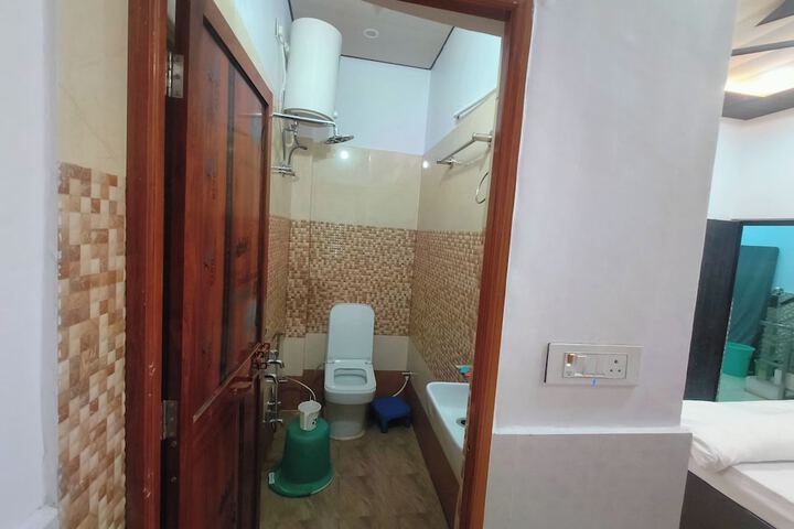 Room 16 of 18