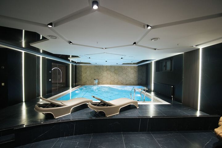 Pool 17 of 45