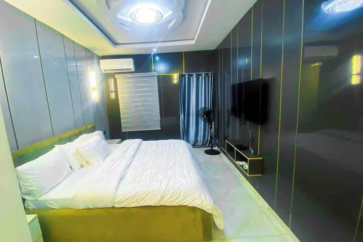 Room 2 of 38