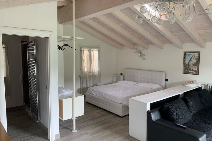 Room 48 of 153
