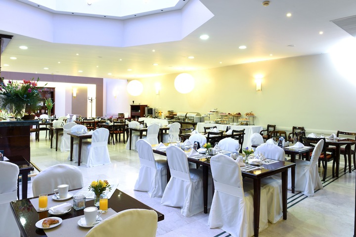 Ballroom/Hall 43 of 48