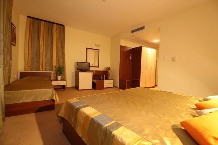Room 7 of 20