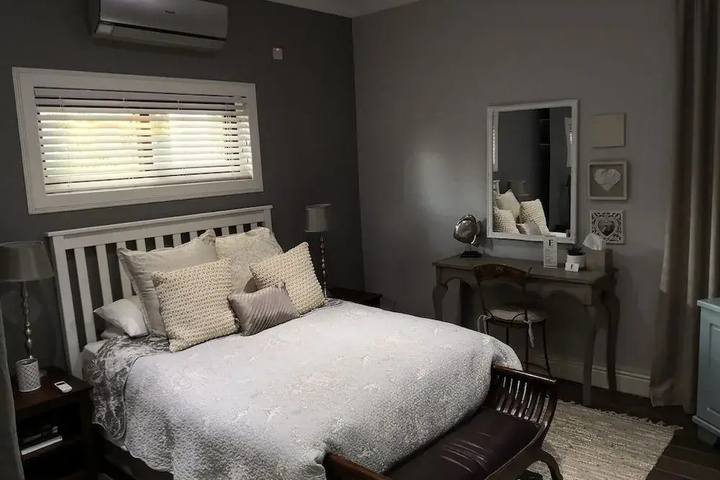 Room 2 of 16
