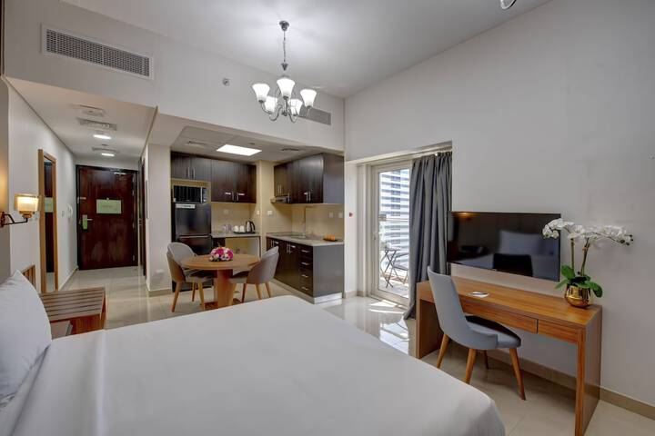 Room 10 of 77