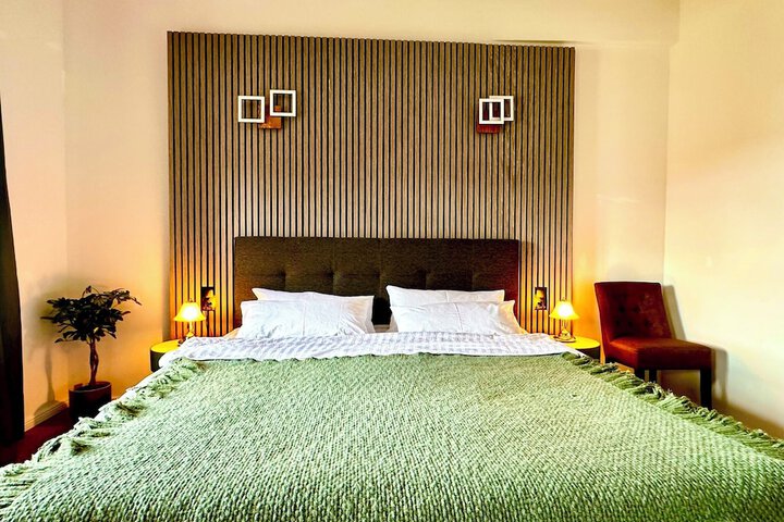 Room 6 of 31