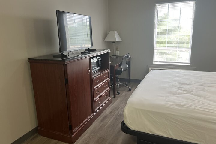1 King Bed Mobility Accessible (7 of 9)