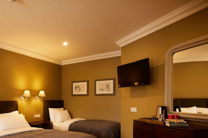 Room 38 of 118