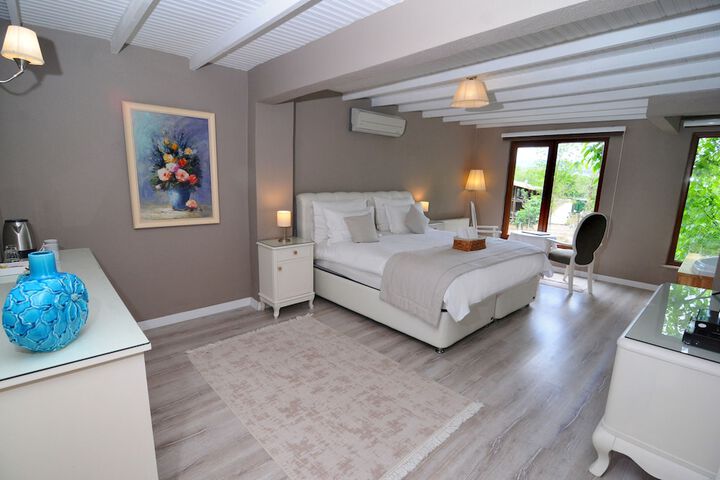 Room 53 of 156