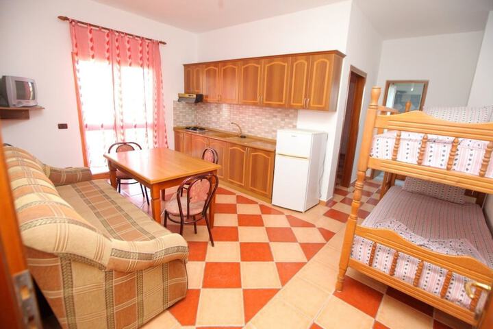 Room 7 of 11