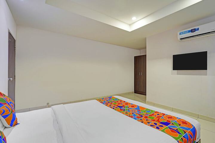 Room 11 of 26