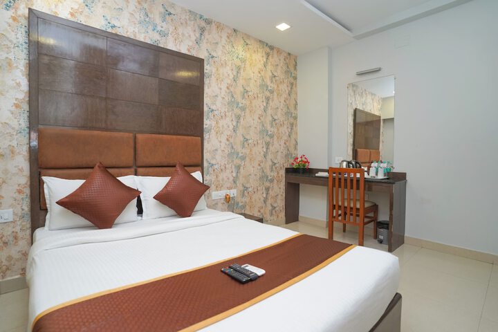 Room 6 of 35