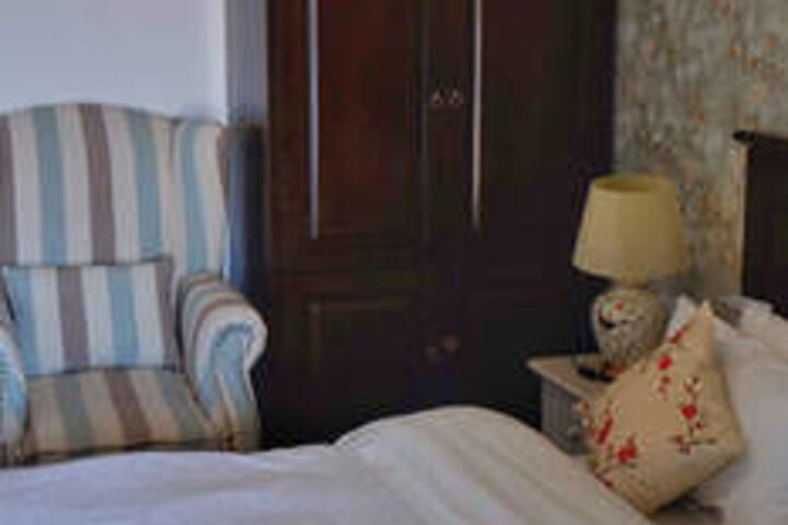 Room 26 of 153