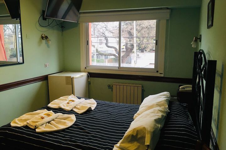 Room 11 of 48