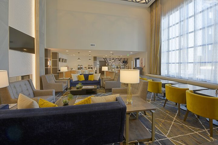Lobby lounge