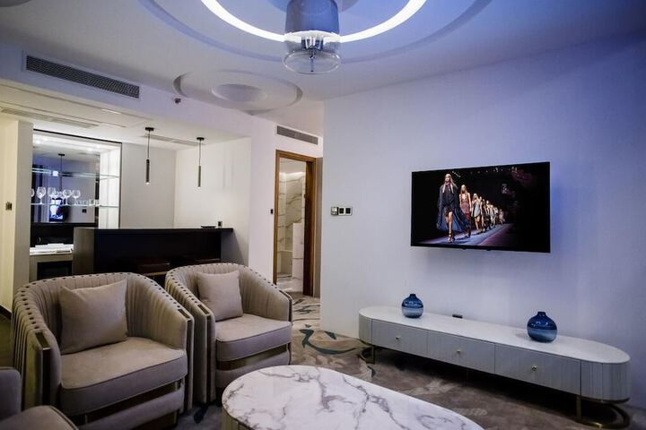 Room 2 of 35