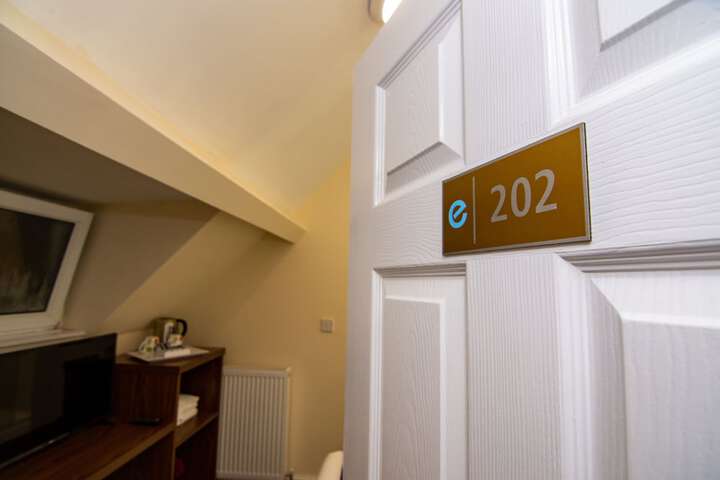 Room 30 of 78