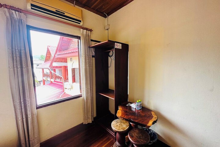 Room 34 of 60