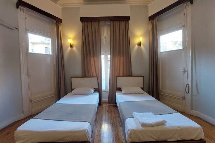 Room 32 of 81