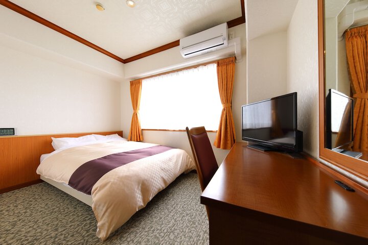 Room 10 of 25
