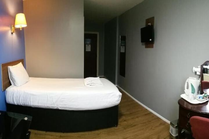 Room 13 of 43