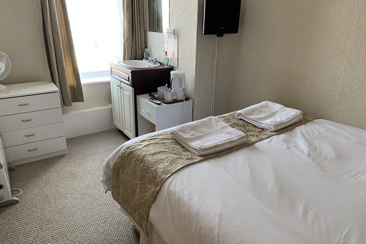 Room 32 of 51