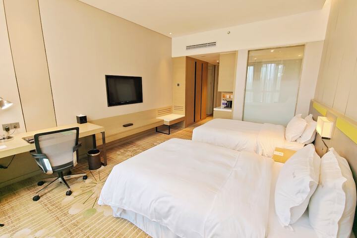 Room 7 of 42