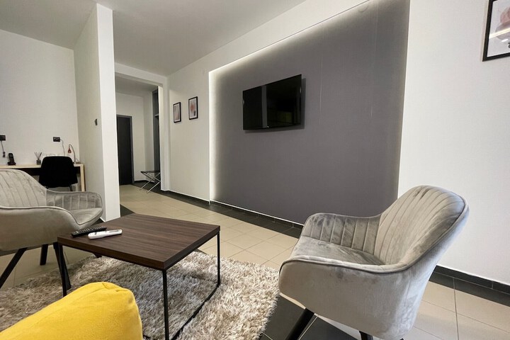 Room 15 of 32