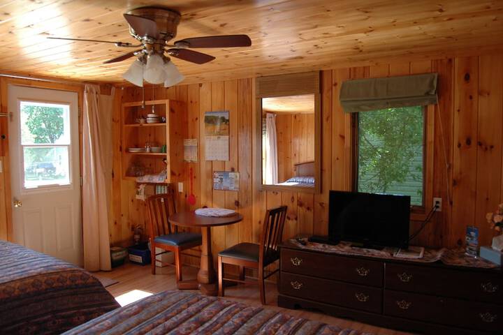 Room 4 of 84