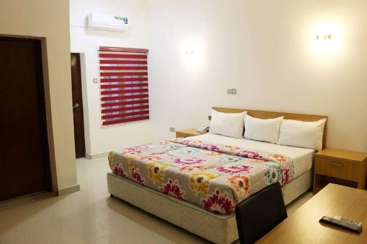 Room 8 of 26