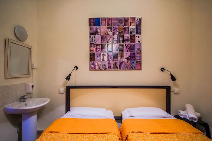 Room 17 of 50