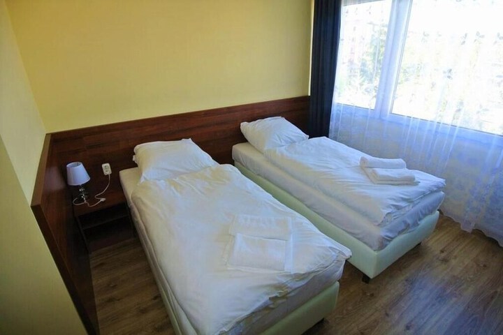 Room 6 of 19