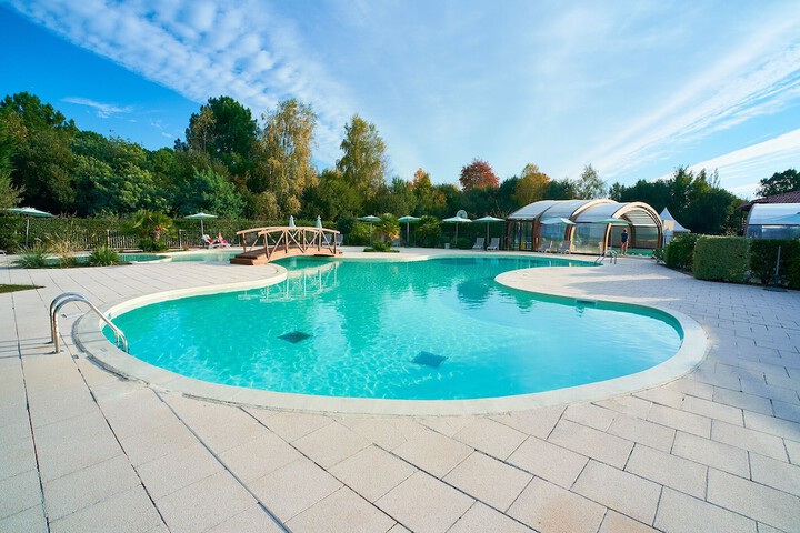 Hotel Pool