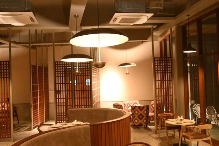 Dining 15 of 19
