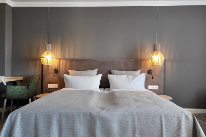 Room 27 of 60