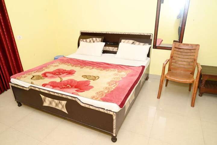 Room 2 of 5