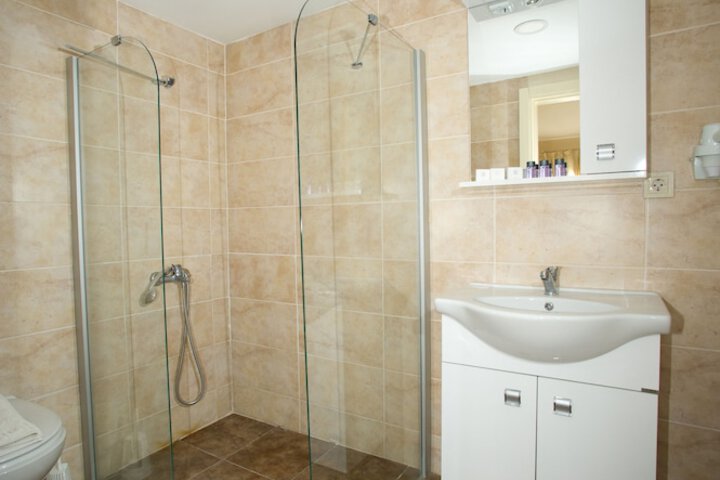 Room 14 of 22
