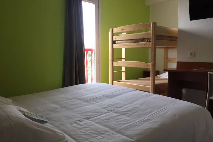 Room 9 of 39