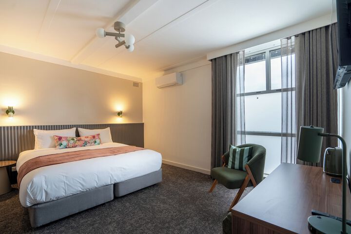 Room 7 of 13
