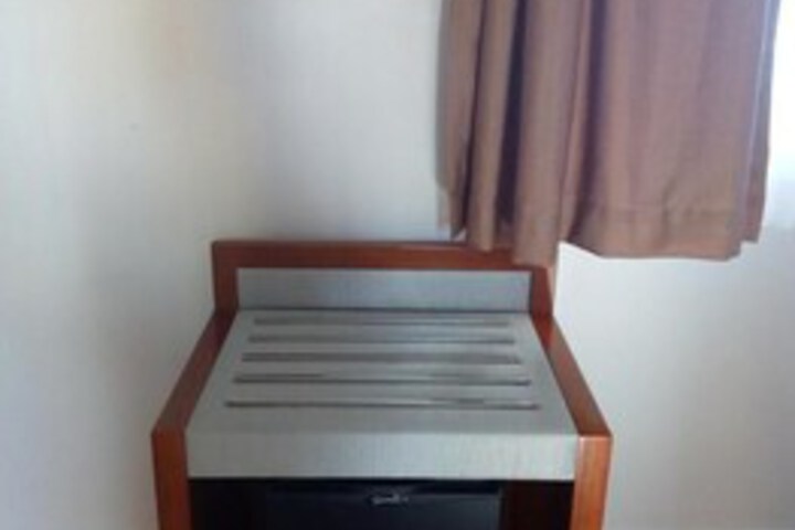 Room 8 of 24