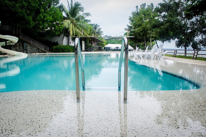 Pool 15 of 25