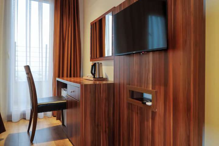 Room 56 of 98