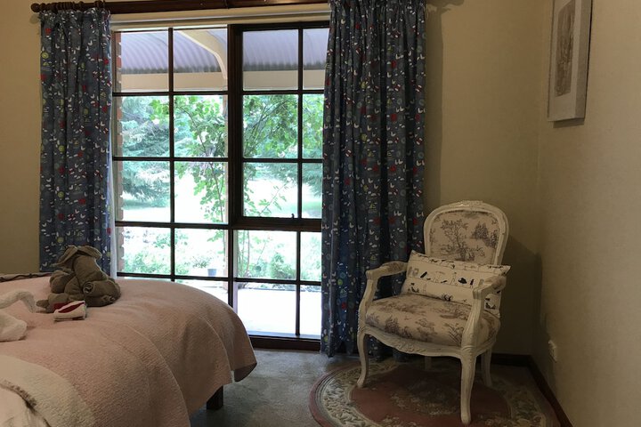 Room 5 of 33