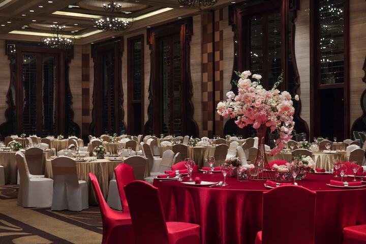 Ballroom/Hall 33 of 43