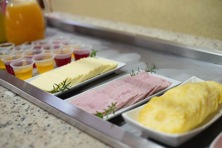 Breakfast/Coffee Service 34 of 63