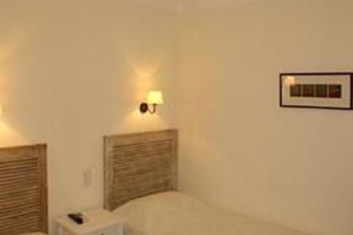 Room 27 of 46